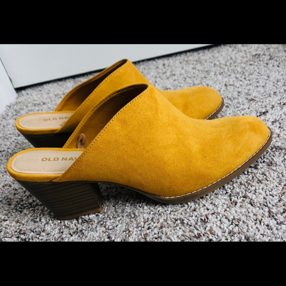 Old Navy mules! Worn once. Comfy and cute! Size 7